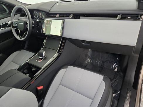 New 2026 Land Rover Range Rover Velar Dynamic SE image 18