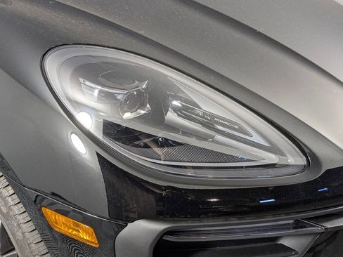 Certified 2025 Porsche Macan image 15