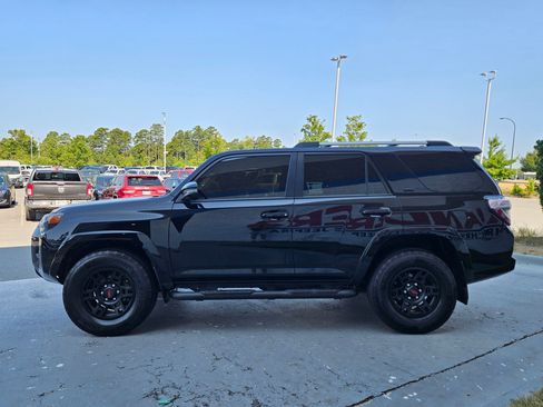 Used 2023 Toyota 4Runner SR5 Premium w/ Moonroof Package AWD/4WD image 4