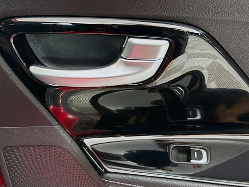 Used 2018 Kia Niro EX FWD image 29