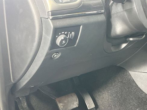 Used 2022 Jeep Grand Cherokee Limited image 10