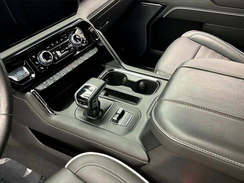 Used 2023 GMC Sierra 1500 AT4X image 15