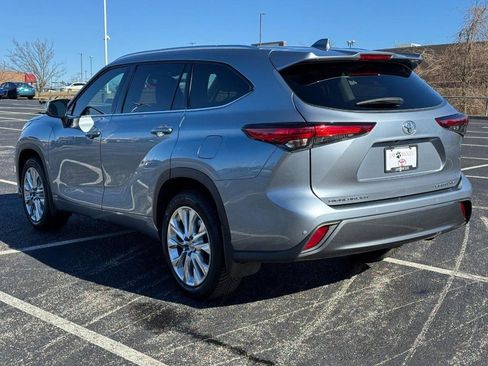 Certified 2021 Toyota Highlander Limited image 8