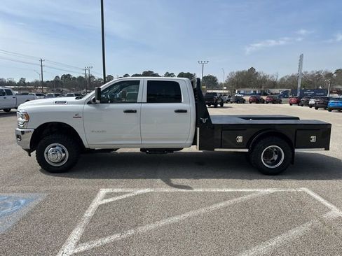 Used 2021 RAM 3500 Tradesman w/ Chrome Appearance Group image 4