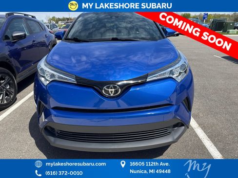 Used 2018 Toyota C-HR XLE FWD image 2