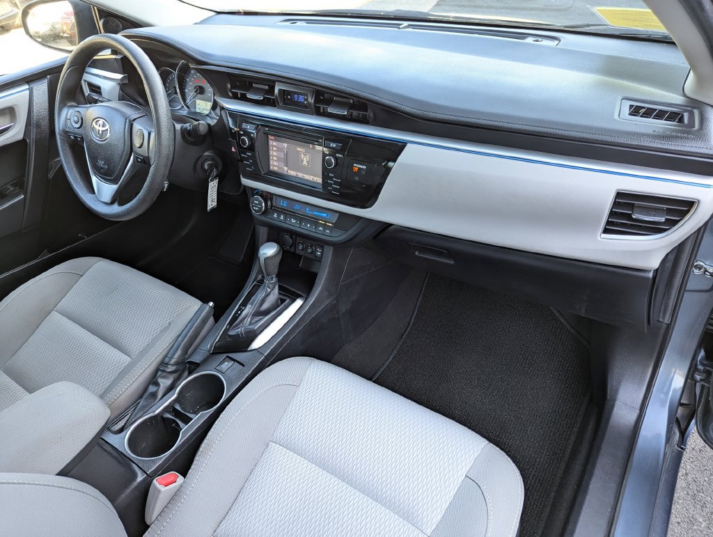 Used 2016 Toyota Corolla LE FWD image 32