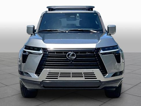Used 2024 Lexus GX 550 w/ Cold Area Package AWD/4WD image 3