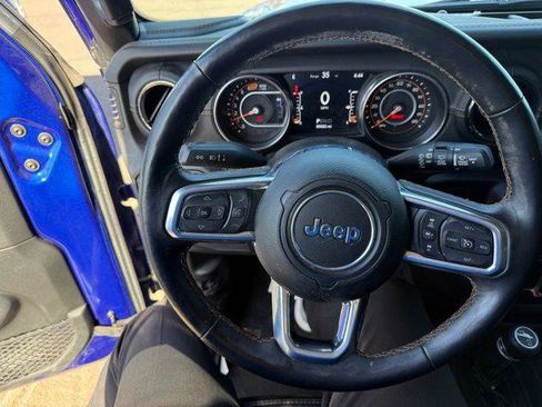 Used 2020 Jeep Wrangler Unlimited Sahara AWD/4WD image 12