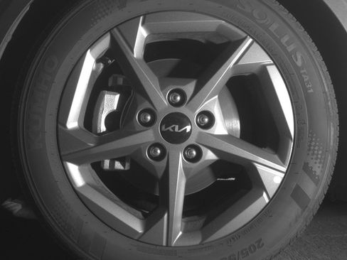 Used 2025 Kia K4 LXS image 12