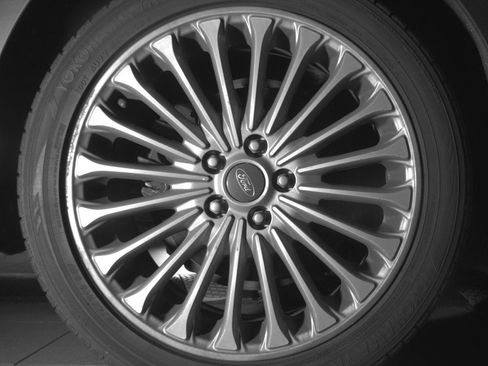 Used 2016 Ford Fusion Titanium FWD image 15