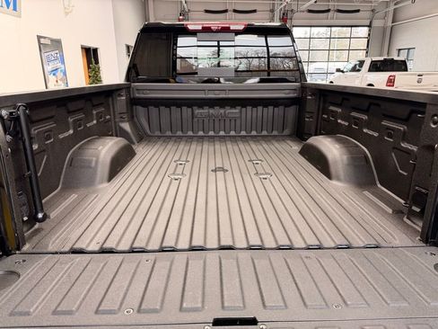 Used 2025 GMC Sierra 2500 AT4 w/ AT4 Premium Plus Package image 8