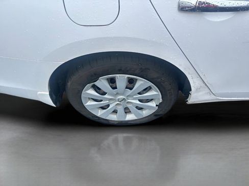 Used 2019 Nissan Sentra S image 11