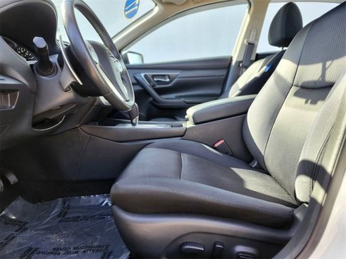 Used 2017 Nissan Altima 2.5 SR image 15