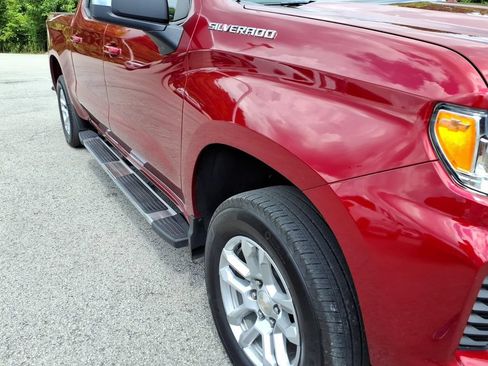 Used 2022 Chevrolet Silverado 1500 LT AWD/4WD image 17