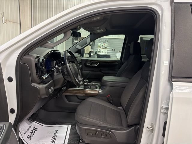 Used 2024 Chevrolet Silverado 1500 RST AWD/4WD image 9