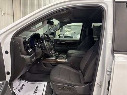 Used 2024 Chevrolet Silverado 1500 RST image 9