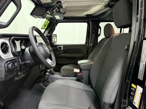 Certified 2025 Jeep Wrangler Unlimited Sahara AWD/4WD image 15