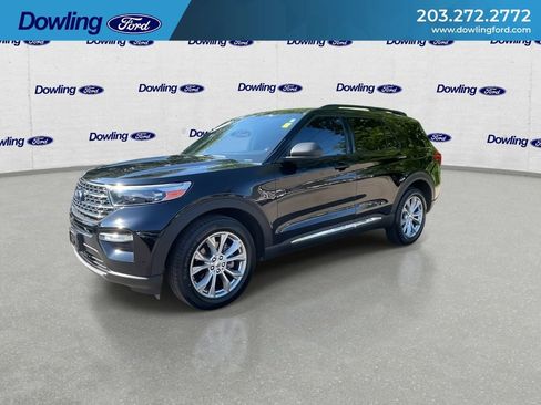 Used 2020 Ford Explorer XLT w/ Equipment Group 202A AWD/4WD image 5