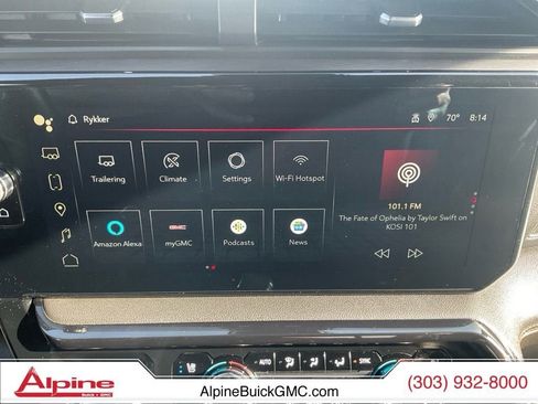 Used 2024 GMC Sierra 1500 AT4 w/ Technology Package AWD/4WD image 18