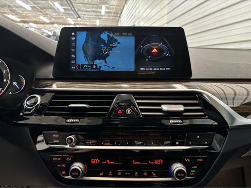 Used 2018 BMW 530i xDrive w/ Premium Package AWD/4WD image 18
