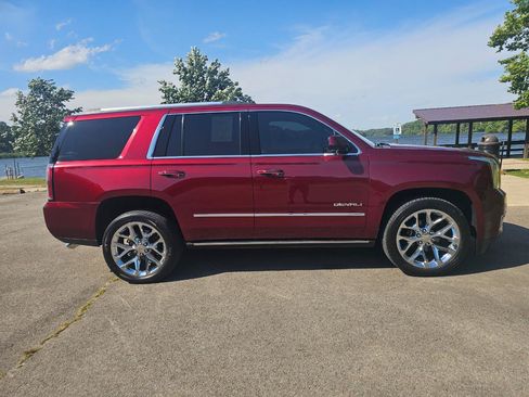 Used 2017 GMC Yukon Denali w/ Open Road Package AWD/4WD image 3
