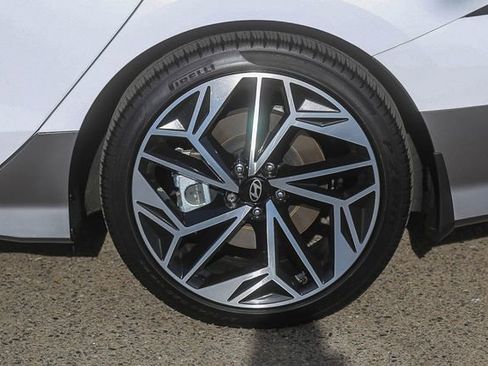 Used 2025 Hyundai Ioniq 6 SEL image 12