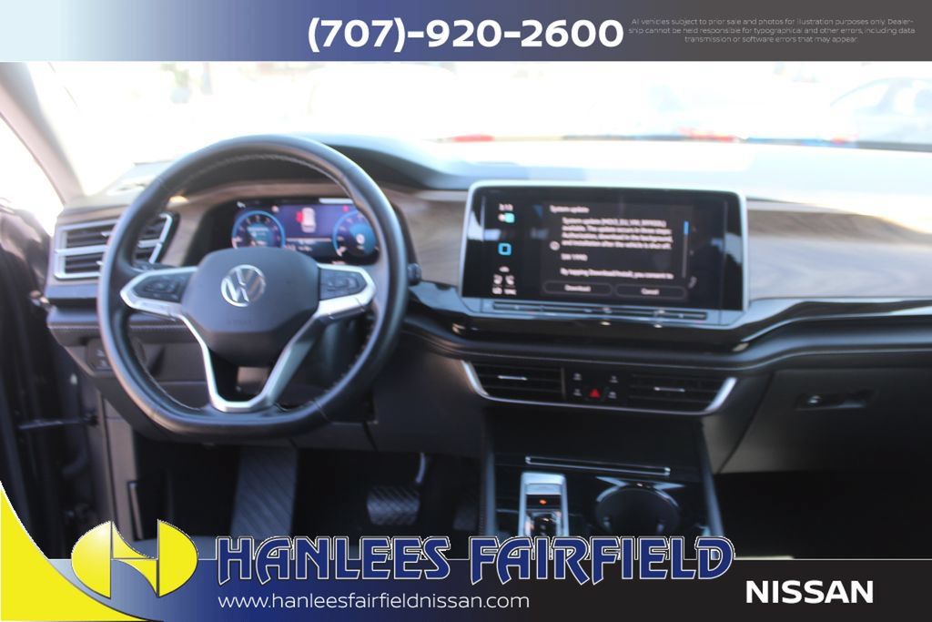 Used 2025 Volkswagen Atlas SE FWD image 19