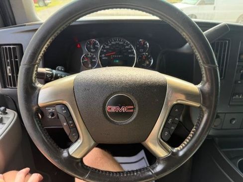 Used 2018 GMC Savana 3500 w/ Driver Convenience Package RWD image 19
