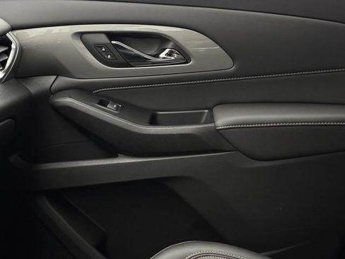 Used 2023 Chevrolet Traverse LT w/ LPO, Floor Liner Package FWD image 39