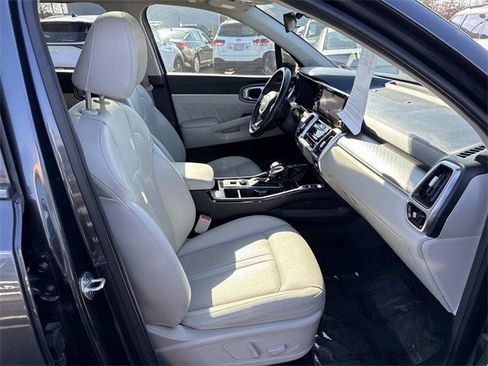 Used 2022 Kia Sorento SX image 9