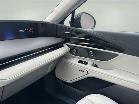 New 2026 Lincoln Nautilus Premier w/ Equipment Group 102A image 17