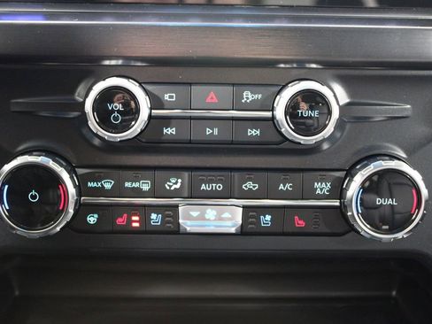 New 2026 Ford F250 Lariat w/ Black Appearance Package image 45