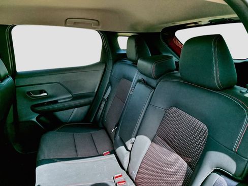 Used 2025 Nissan Kicks SR FWD image 22