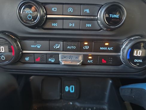 Used 2024 Ford Bronco Wildtrak AWD/4WD image 16