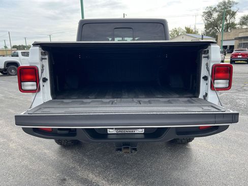 Used 2021 Jeep Gladiator Willys image 42