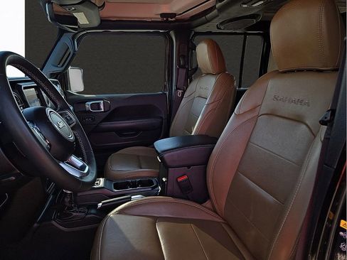 Used 2023 Jeep Wrangler Unlimited Sahara image 13