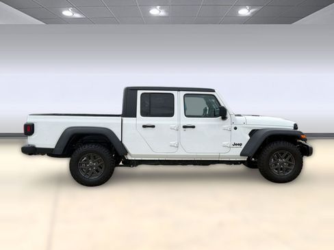 Certified 2025 Jeep Gladiator Sport AWD/4WD image 8