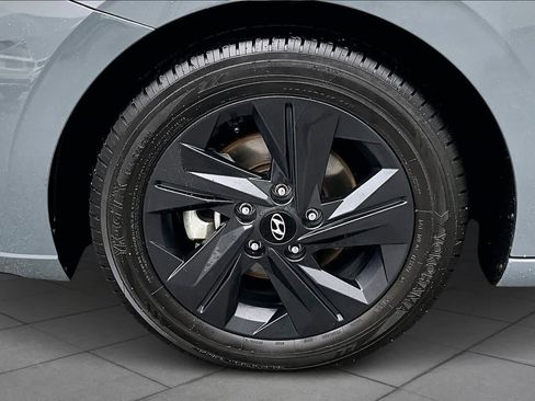 Used 2022 Hyundai Elantra SEL w/ Convenience Package image 10