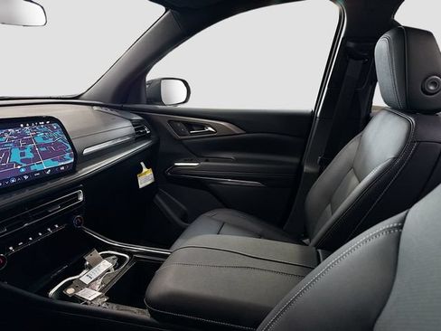 New 2026 Chevrolet Traverse LT w/ LPO, Floor Liner Package AWD/4WD image 24