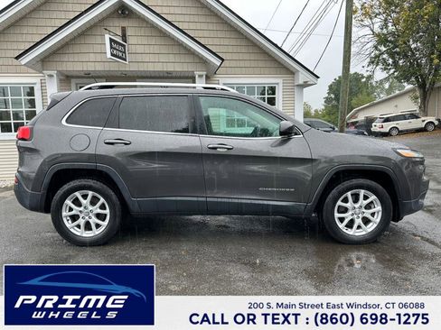 Used 2014 Jeep Cherokee Latitude w/ Cold Weather Group image 8