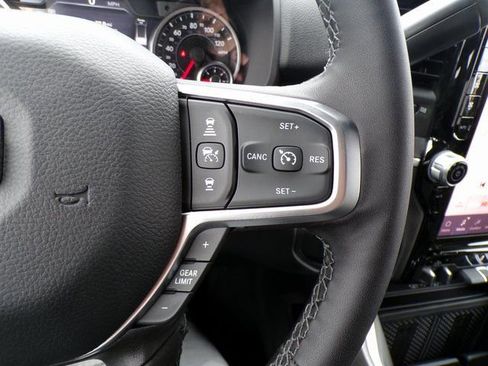 New 2025 RAM 2500 Big Horn AWD/4WD image 18