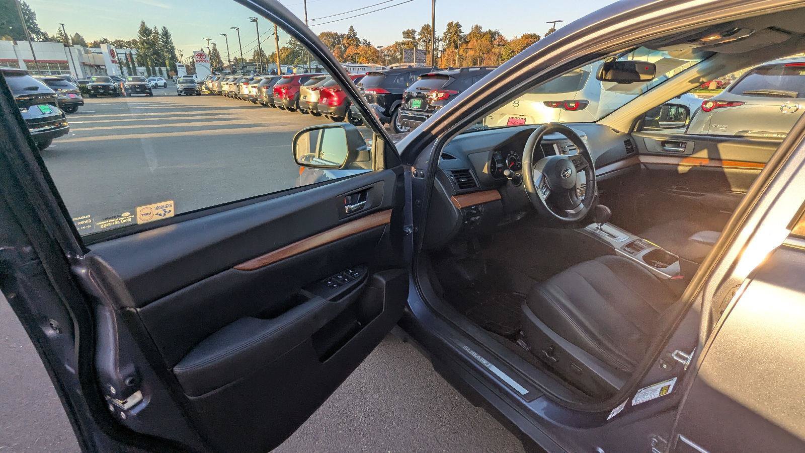 Used 2014 Subaru Outback 2.5i Limited AWD/4WD image 15
