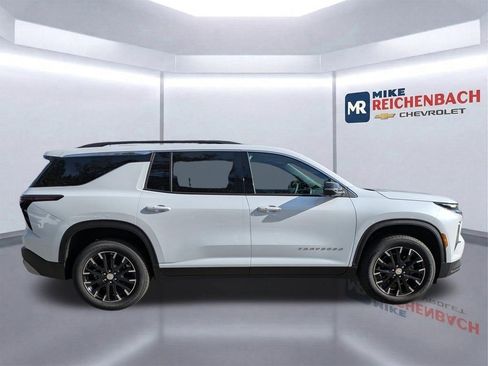 New 2026 Chevrolet Traverse LT w/ Sun and Wheel Package image 3