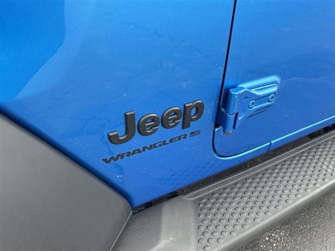 Used 2023 Jeep Wrangler Unlimited Sport AWD/4WD image 29