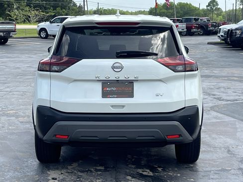 Used 2022 Nissan Rogue SV FWD image 8
