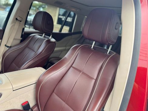 Used 2021 Mercedes-Benz Maybach GLS 600 4MATIC image 11