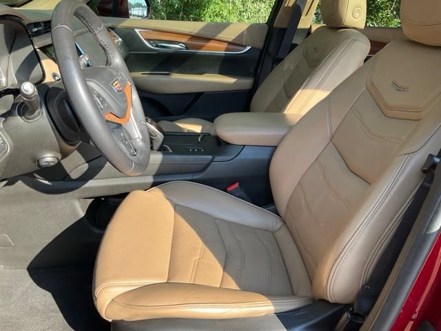 Used 2018 Cadillac XT5 Platinum AWD/4WD image 3