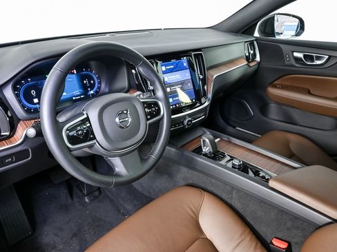 Certified 2025 Volvo V60 B5 Cross Country Plus image 6