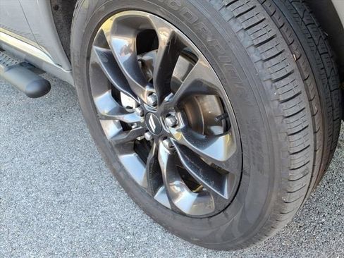 Used 2025 Dodge Durango GT image 4