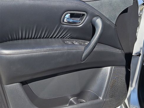 Used 2024 Nissan Armada SV image 19